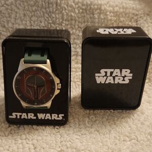 Star Wars Boba Fett Timepiece with Green silicone Band.